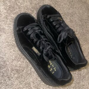 Rhianna x Puma Fenty velvet creeper